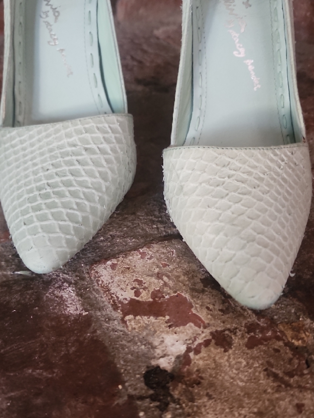 Alice + Olivia Mint Green Pointed Toe Stiletto Heels Textured Pumps Wedding - Picture 3 of 13